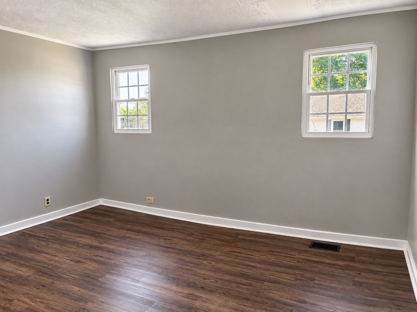 Building Photo - 2700 N Orchard Knob Ave