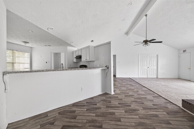 Building Photo - 8203 Lone Quail Dr