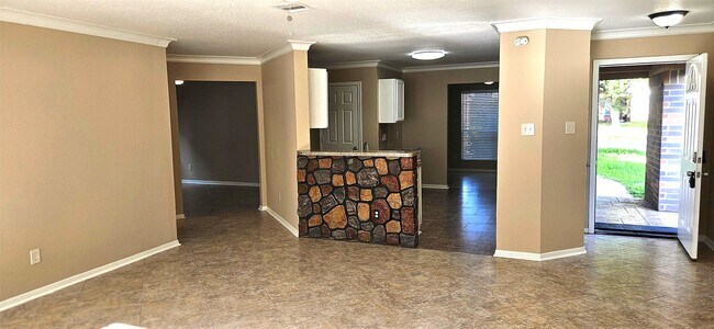 Building Photo - 3103 Barkers Crossing Ave