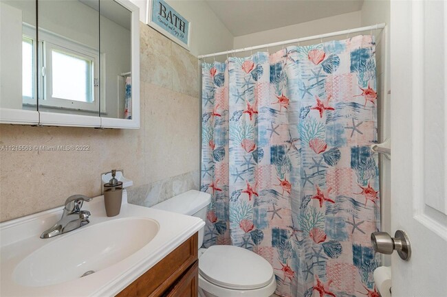 Building Photo - 2717 SW 46th St