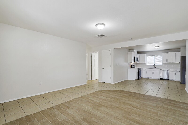 Building Photo - 3214 N Stanton St
