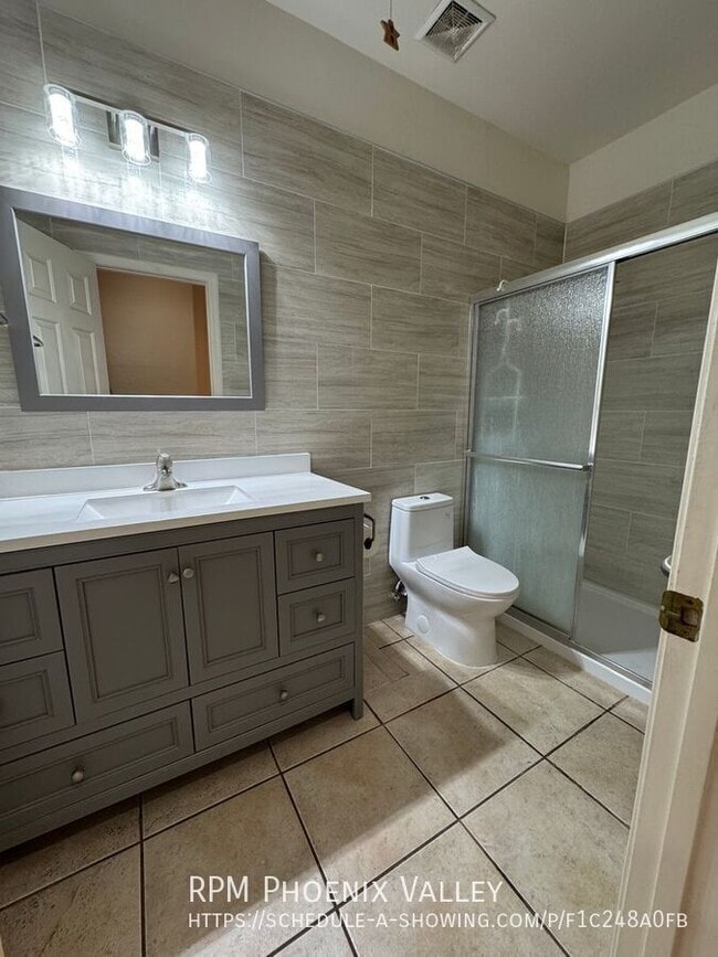 Building Photo - 2305 W Carter Rd