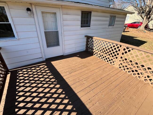 Building Photo - One Level Living with Central Air