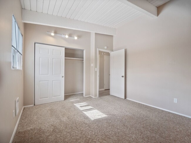 Building Photo - RENOVATED 2BD/1BA MILLWOOD APARTMENT | A/C | COVERED PARKING | PET FRIENDLY | AVAIL 5/1/26