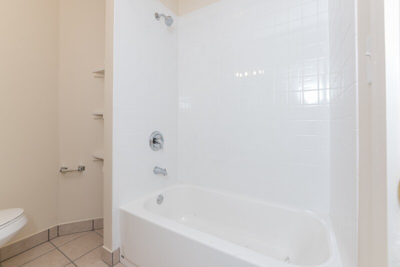 Building Photo - 1401 W Huron St