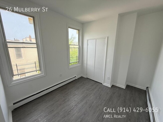 Building Photo - 26 Mulberry St