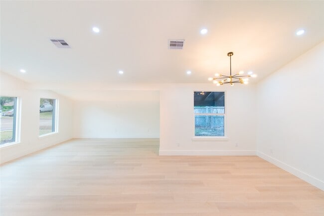 Building Photo - 15411 Sierra Valle Dr