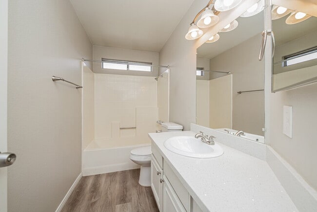 Building Photo - 4404 La Lima Ct