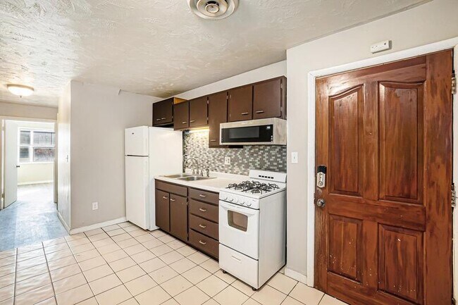 Building Photo - 3512 Dodge St