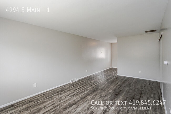 Building Photo - 4994 S Main-1