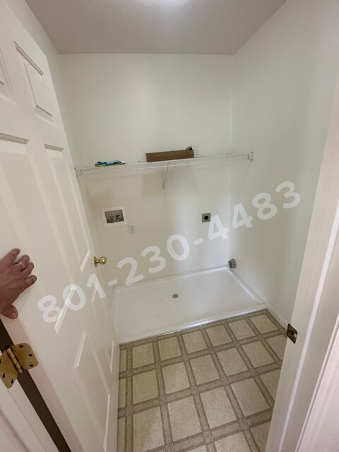 Washer/Dryer hookups - 2063 Boysenberry Dr