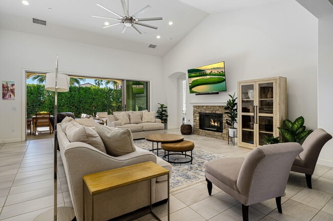 Building Photo - 81805 Four Seasons Pl