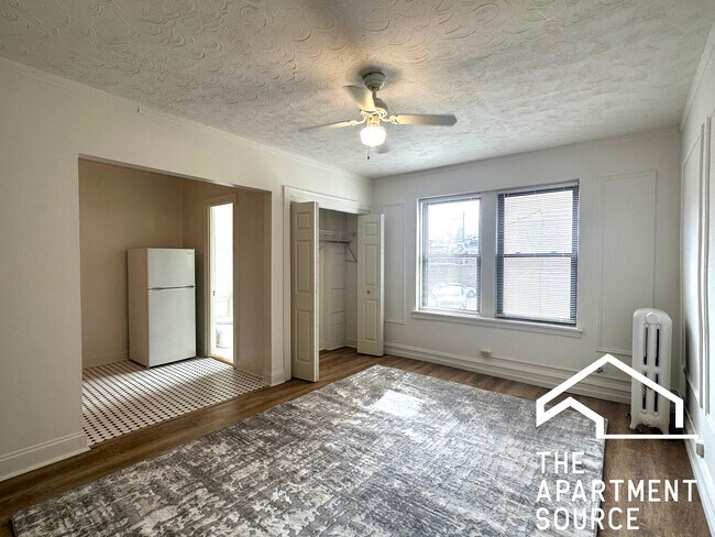 Building Photo - 4531 N Ashland Ave