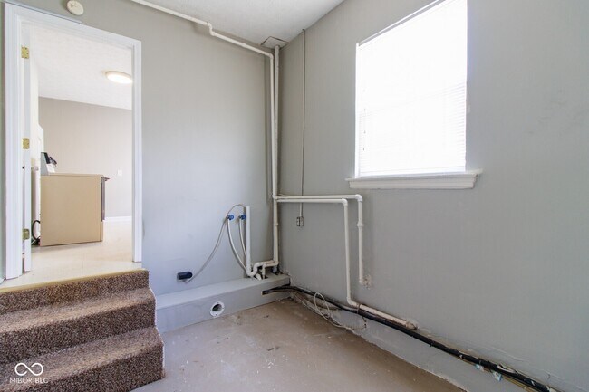 Building Photo - 61 S 3rd Ave