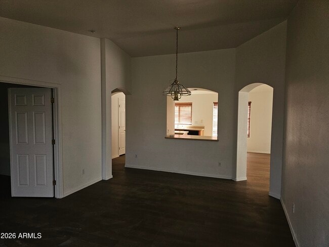 Building Photo - 10809 W Edgemont Ave