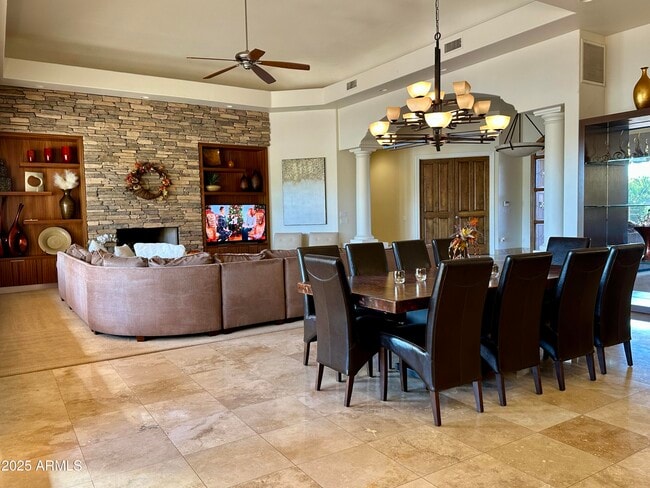 Building Photo - 5711 W Linda Ln