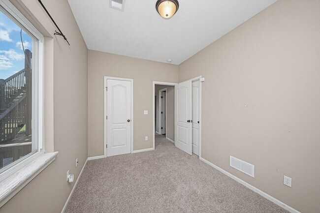 Building Photo - 2608 Brooke Bend