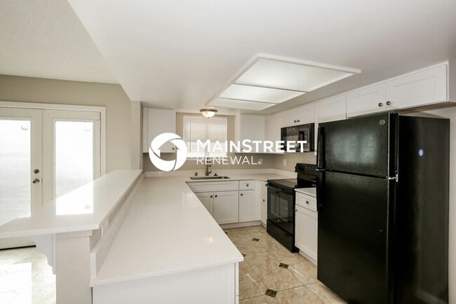 Building Photo - 3 Bedroom Pet-Friendly Home in LAS VEGAS, NV with Main Street Renewal