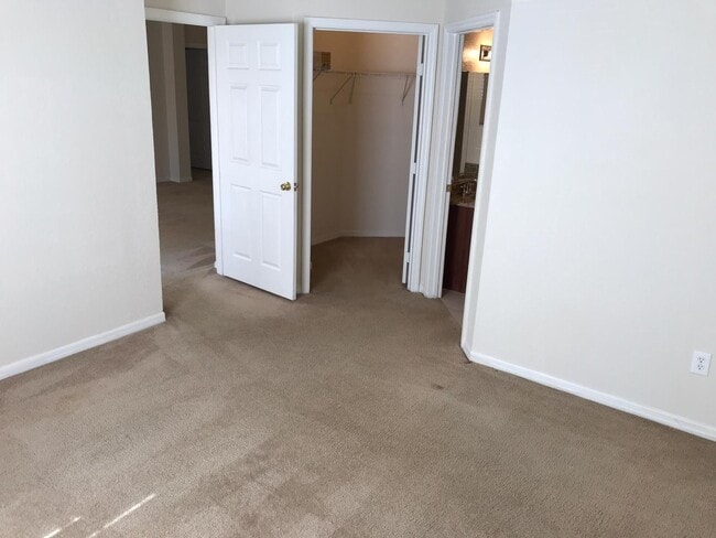 Building Photo - 3567 Conroy Rd