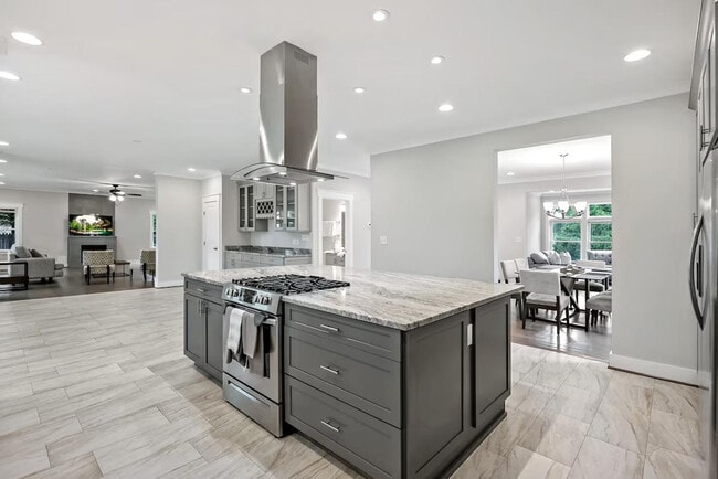 Building Photo - 2901 Random Rd