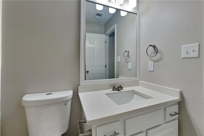 Building Photo - 2994 Brooks Dr