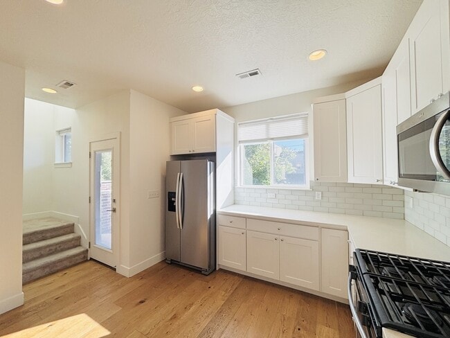 Building Photo - 3883 Komenda Ct