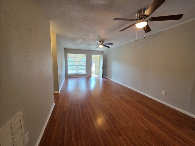 Building Photo - 12724 Shannon Hills Dr