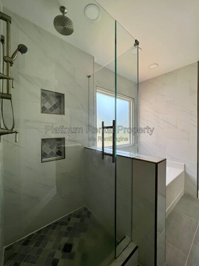 Building Photo - 2813 Priestcliff Dr SE