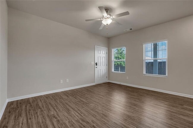 Building Photo - 2104 Irvin Ct