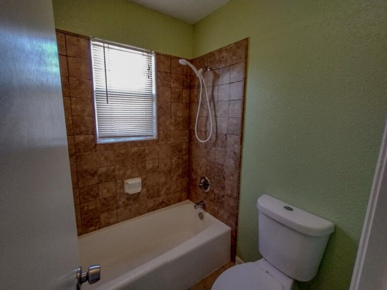 Building Photo - 1206 Bundrant Dr