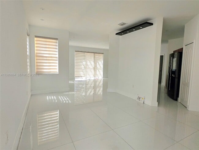 Building Photo - 8402 NW 114th Path