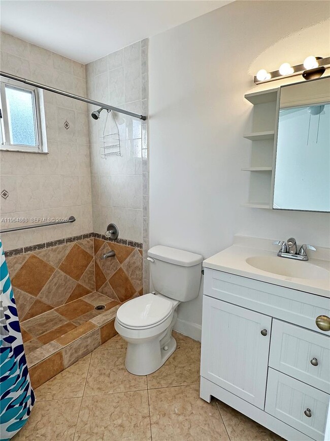 Building Photo - 8715 SW 152nd Ave