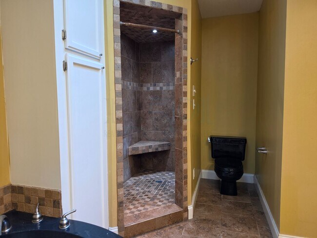 Building Photo - Great 3BR 2BA Find in Pleasant Tree Neighborhood!
