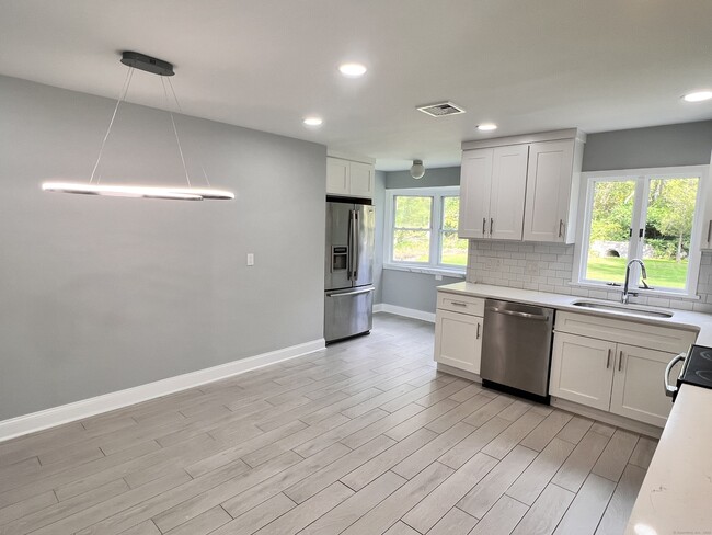 Building Photo - 267 Thunder Hill Dr