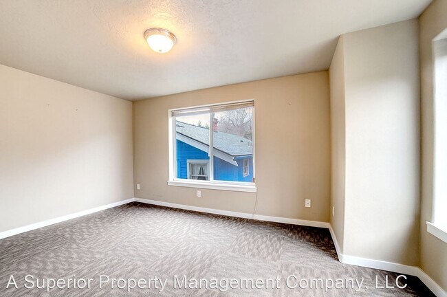 Building Photo - 855 NW Ogden Ave