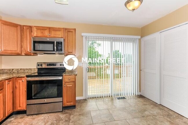 Building Photo - 3 Bedroom Pet-Friendly Home in St Peters, ...