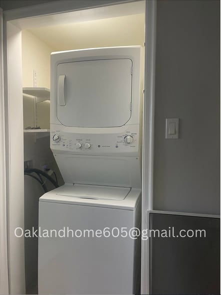 Washer/dryer - 3427 Margarita Ave