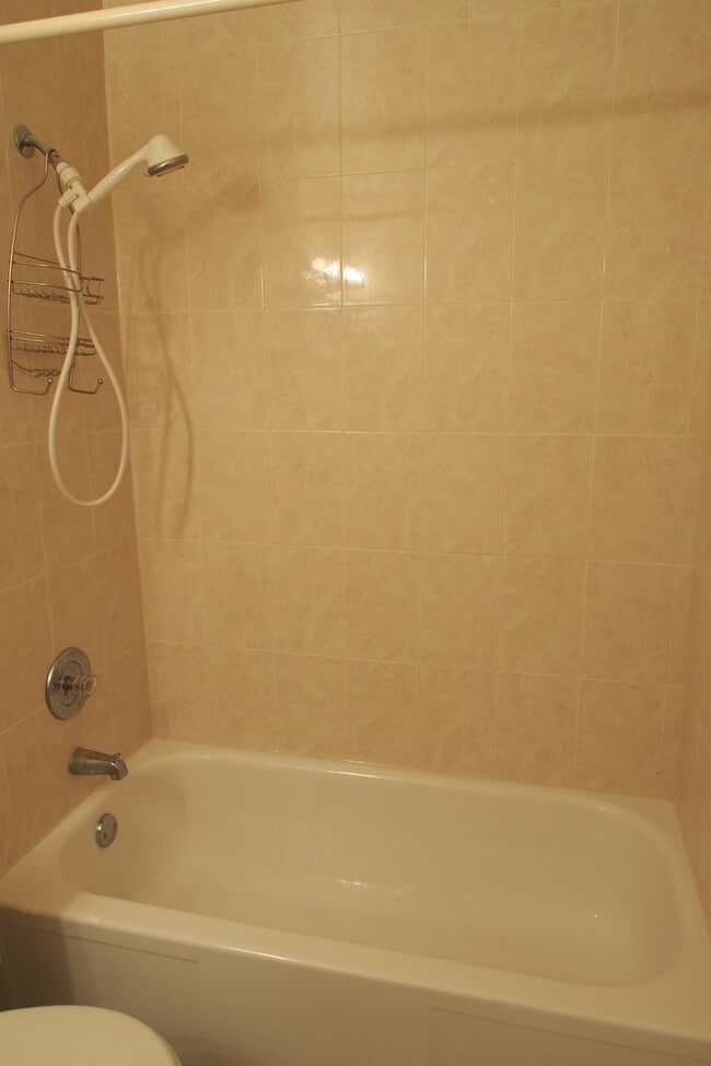 Building Photo - 6158 Knoll Way Dr