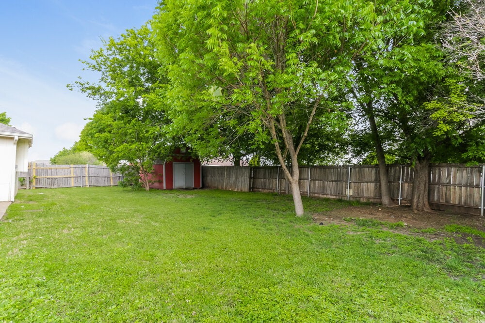 Building Photo - 317 Glen Meadow Dr