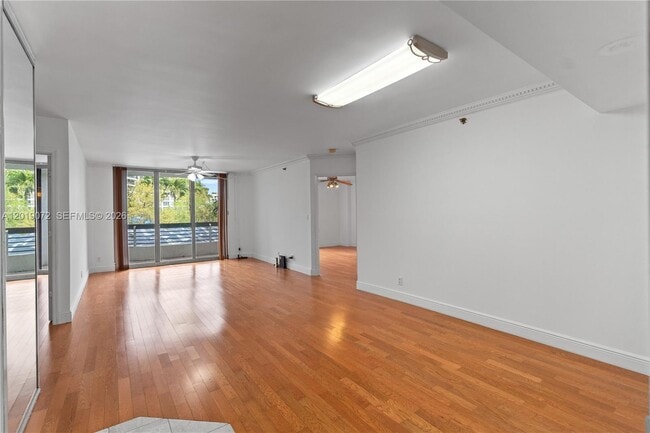 Building Photo - 3600 Mystic Pointe Dr