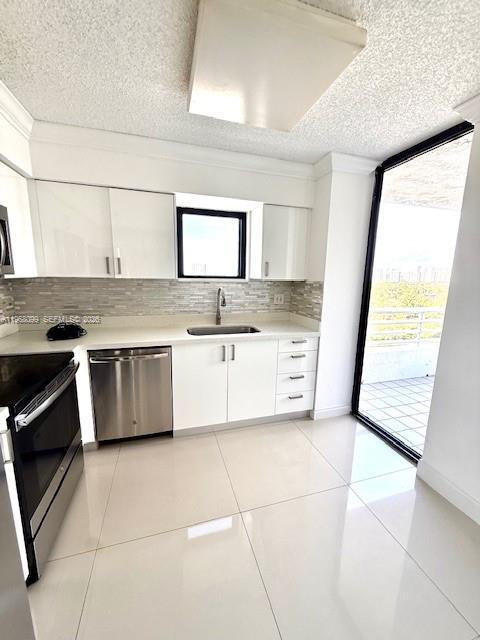 Building Photo - 3300 NE 192 St