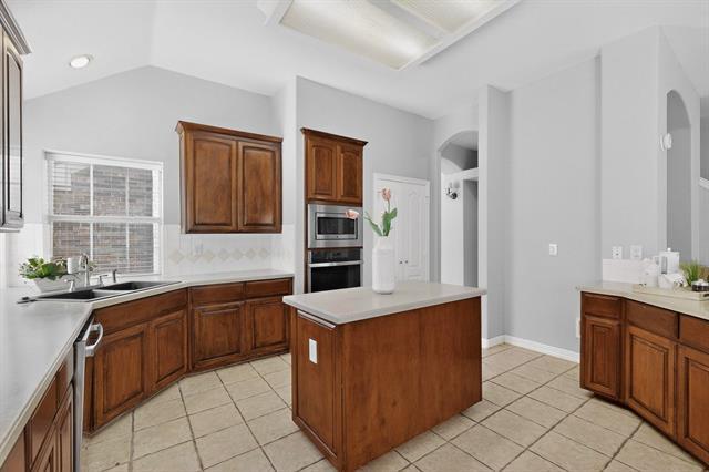 Building Photo - 100 Shumard Ct