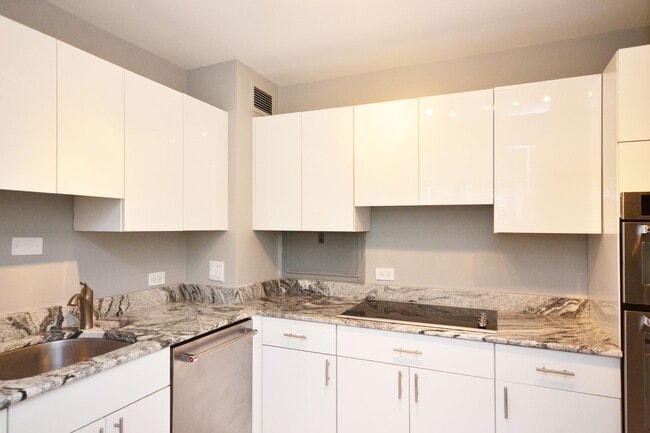 Building Photo - 3600 N Lake Shore Dr