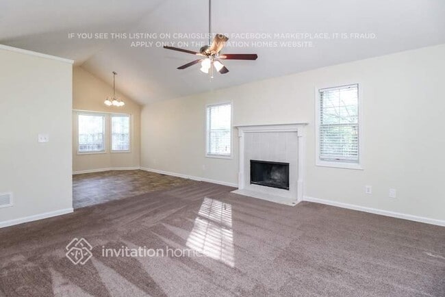 Building Photo - 1718 Independence Dr