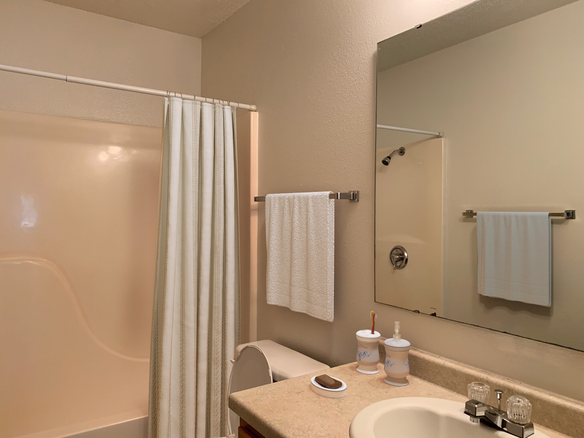 Building Photo - 1515 14th Ave E