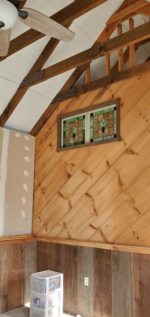 Building Photo - Beautifully Styled Colonial Home with Upgrades!