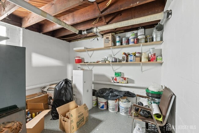 Building Photo - 415 Main St