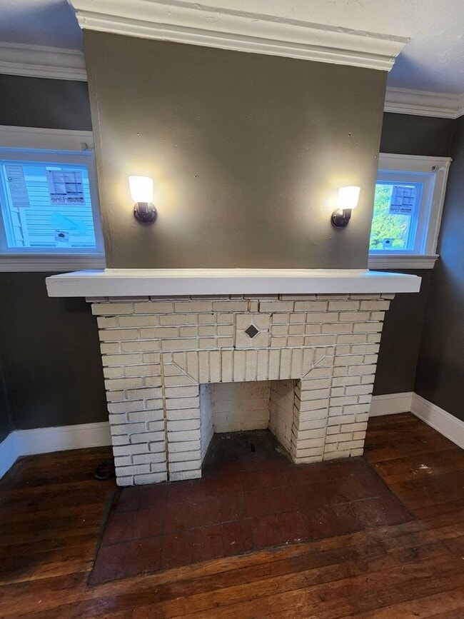 Building Photo - 3658 E 143rd St