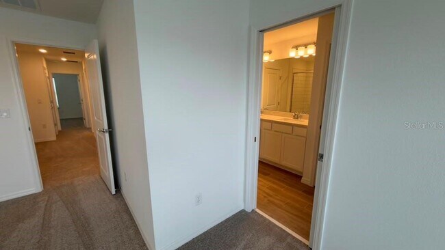 Building Photo - 4568 ORCHARD VIEW Aly