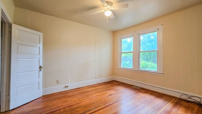 Building Photo - 318 Ransom Rd